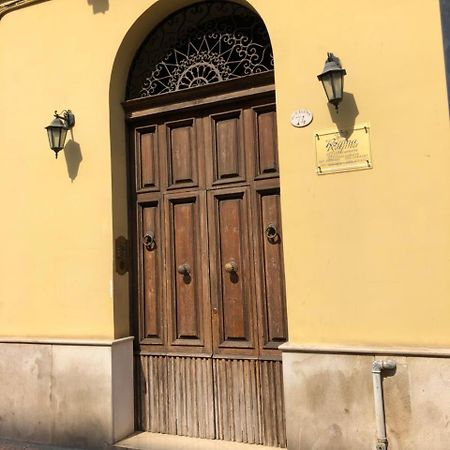 Elena Rooms Taranto Exterior photo